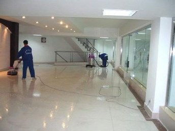 上海保潔服務 專業(yè)覆蓋家庭、別墅、辦公樓與廠房的全面解決方案